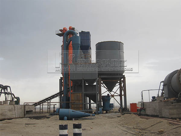 新疆庫爾勒3*60米環保石灰回轉窯生產線安裝現場